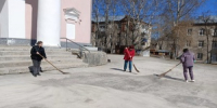 Работники учреждений культуры Ашинского района принимают активное участие в весенних субботниках - Ашинский район