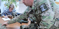 Музейно-выставочный центр принял редкие экспонаты, доставленные из зоны проведения специальной военной операции - Ашинский район